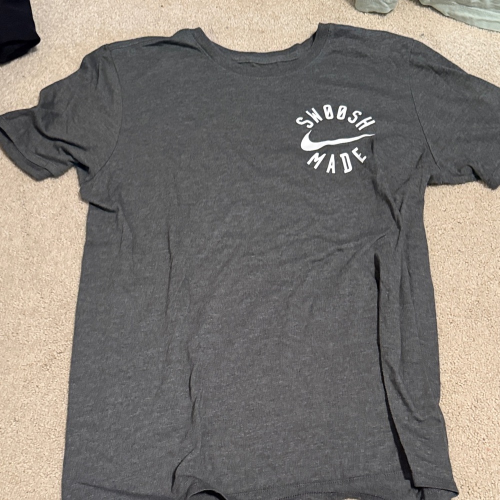 Nike Gray Short Sleeve Tee